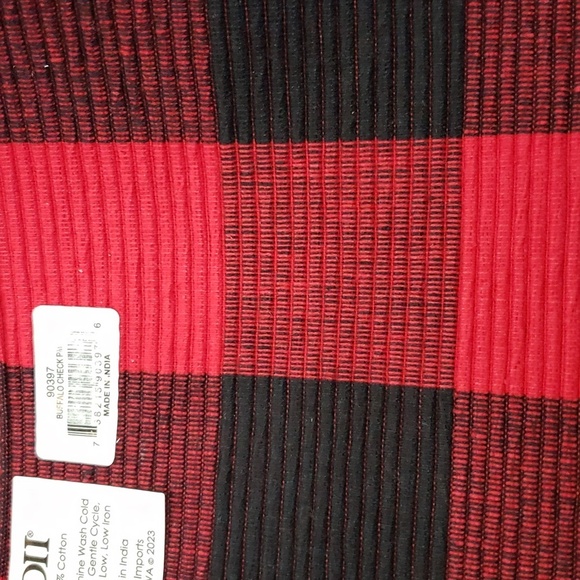 Design Imports NWT Red and Black Buffalo Plaid Placemats, Set/4 - Picture 3 of 4